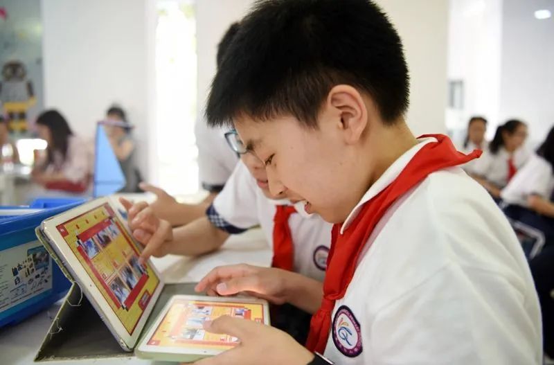 数据智能驱动的校园数字化转型